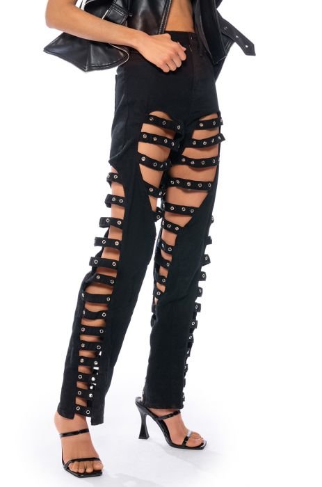 IN LOVE WITH THE DEVIL CUT OUT DETAILED JEANS IN BLACK
