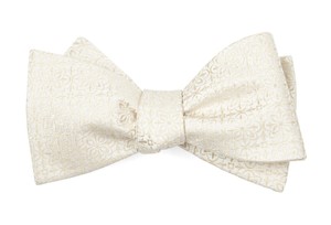 Opulent Light Champagne Bow Tie